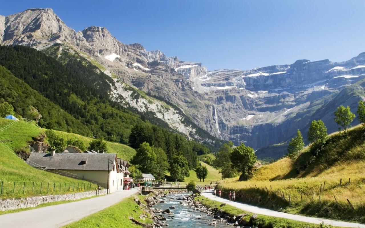 - Ax Les Thermes Apartment *
